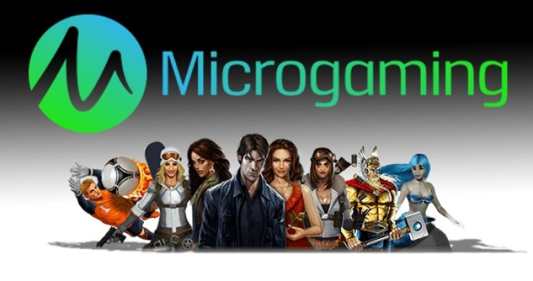Надпись Microgaming и герои игровых автоматов