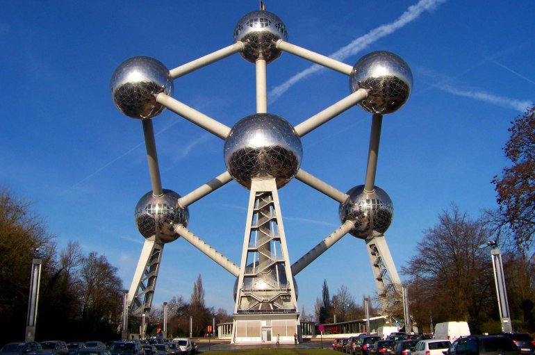 Арт-объект Атомиум в Брюсселе