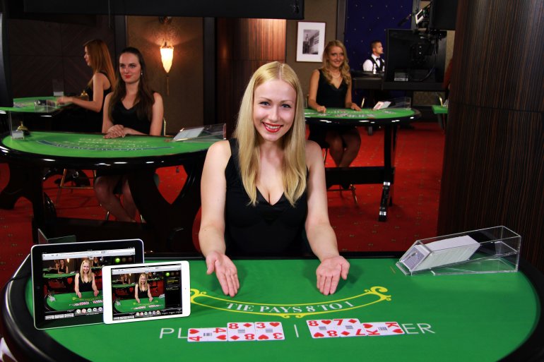 Живой дилер баккара в онлайн казино
